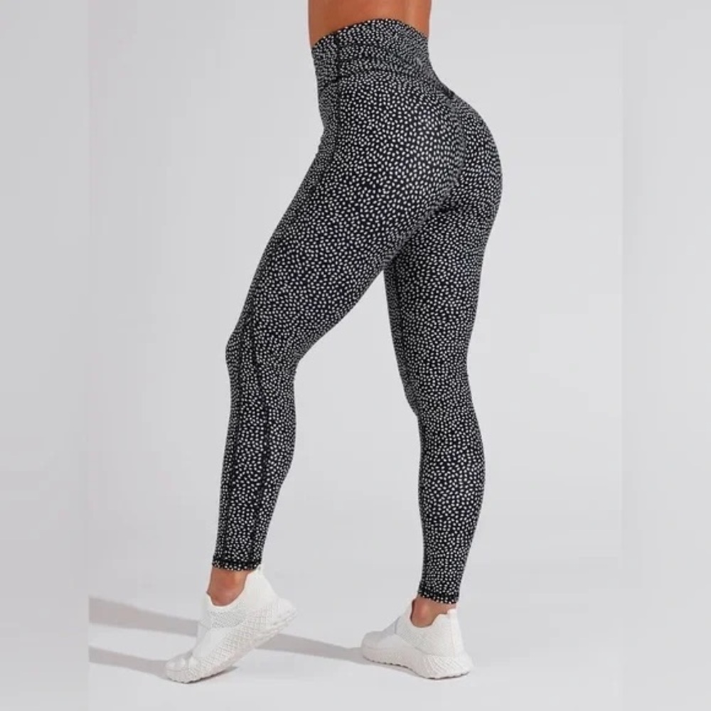 Buffbunny Collection Legacy Leggings Nubre High Waist in Black Bossy Print